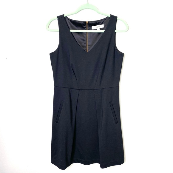 LOFT Black V-Neck Sleeveless Dress Size 6 Gold Zip Back Work Office Minimalist - Picture 1 of 7